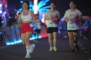 BIB: 4411, 41994
                            <button type="button" onclick="openModal(20792605)" class="btn btn-primary btn-sm float-right btn-popup" data-toggle="modal" data-target=".modal-high-quality">
                        <i class="fas fa-shopping-cart"></i> Add to Cart
                    </button>
                                            <button type="button" onclick="isThisMe(20792605, true)" class="btn btn-success btn-sm float-right btn-popup btn-isme hidden" data-toggle="tooltip" data-placement="bottom" title="นี่คือรูปของคุณใช่ไหม คลิกที่นี่เพื่อเอาเข้าอัลบั้ม">
                        <i class="fas fa-plus"></i> Add to album
                    </button>
                    <button type="button" onclick="isThisMe(20792605, false)" class="btn btn-warning btn-sm float-right btn-popup btn-isnotme hidden">
                        <i class="fas fa-ban"></i> Remove from album
                    </button>